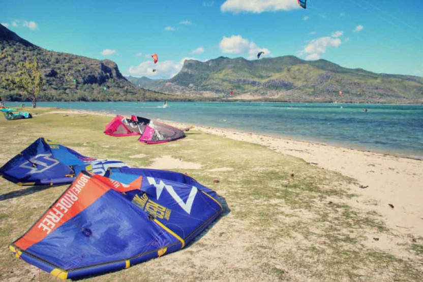 Kitesurfing Le Morne Lagoon in Mauritius